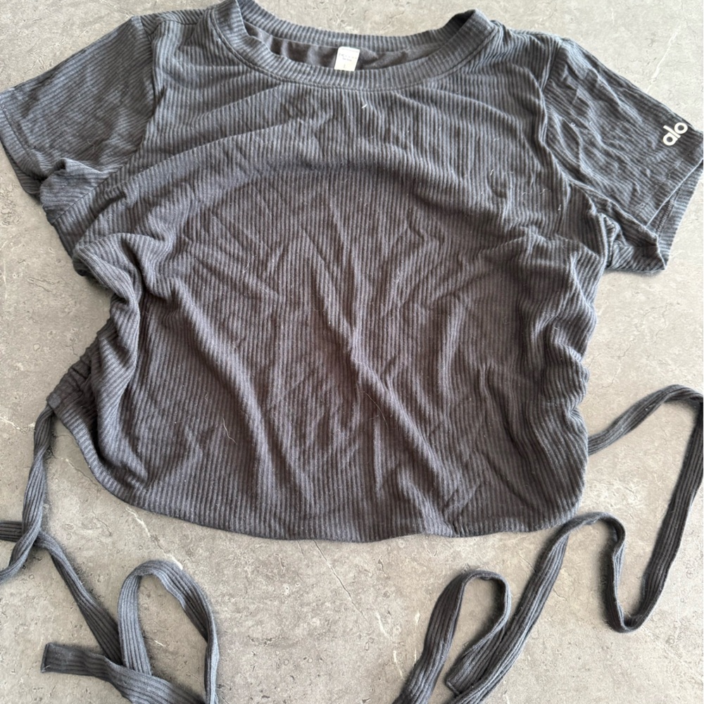 ALO Yoga Gray Open Back Short Sleeve Tee